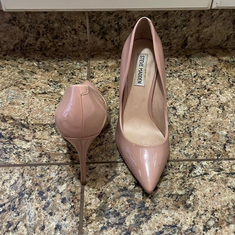 Steve Madden Nude heels